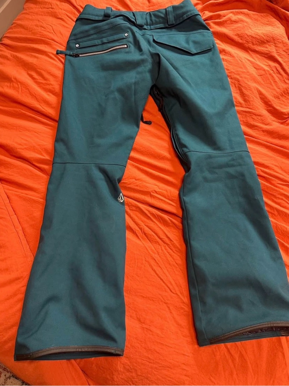 Women’s Volcom ski/snowboard pants
